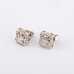 Clous d'oreilles en or blanc, diamants