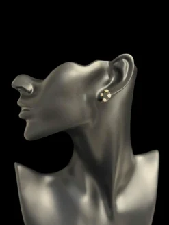 Clous d'oreilles or certifiés IGI avec saphirs et diamants