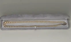 Collier 85 Perles de culture Akoya fermoir Platine et Diamants 43 cm