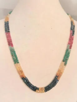 COLLIER 3 RANGS SAPHIRS EMERAUDES SPINELLES ROUGES