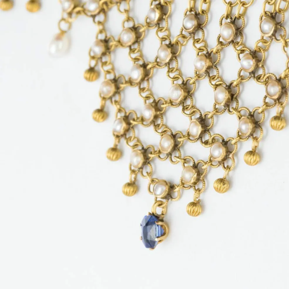 Collier ancien draperie or saphirs rubis et perles