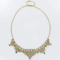 Collier ancien draperie or saphirs rubis et perles