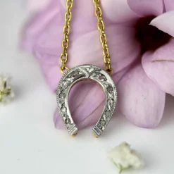 Collier ancien fer à cheval diamants