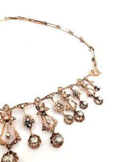 Collier ancien unique en or rose 18 carats et diamants