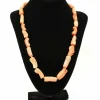 Collier Années 70 en or jaune 18 carats et corail