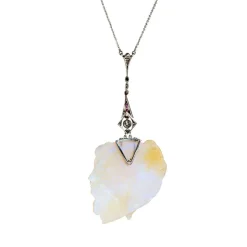 Collier antique édouardien en opale sculptée avec camée et diamants en platine, ras du cou de 15 pouces