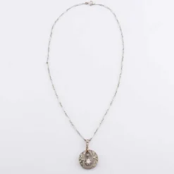 Collier Art Déco en or gris, diamants