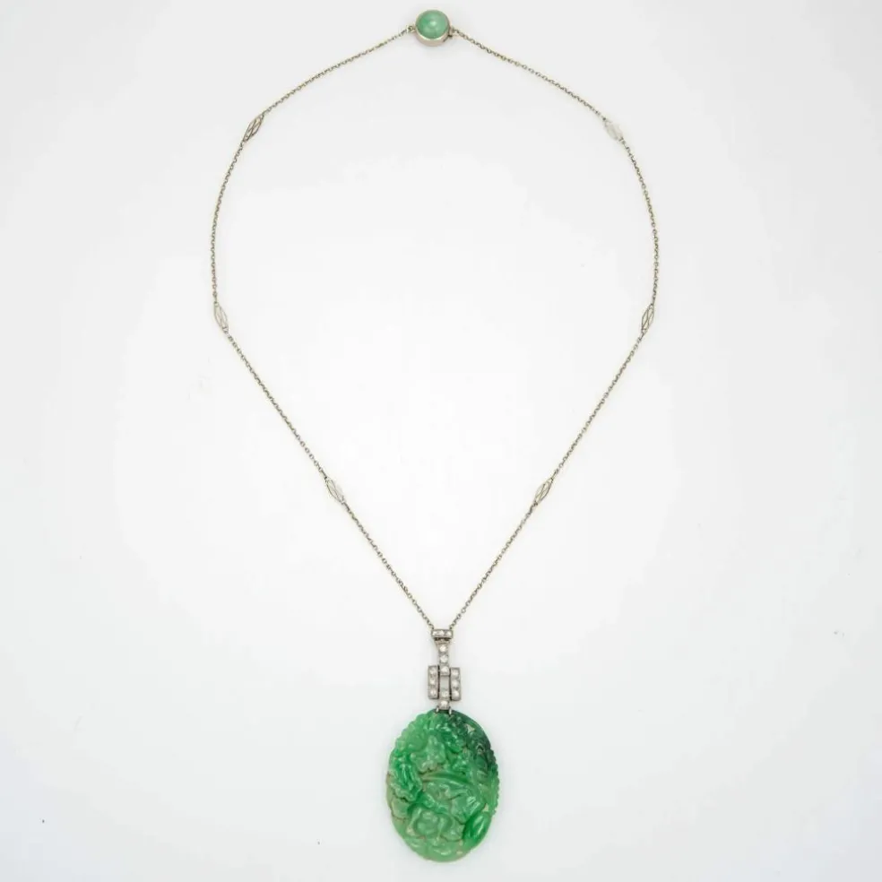 Collier Art Déco Vintage en Jade Sculpté avec Diamants et Or Platine Fleurs 16"