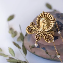 Collier Art nouveau motif femme et Perles