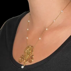 Collier Art nouveau motif femme et Perles