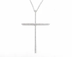collier avec croix et diamants