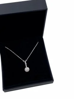 Collier avec pendentif diamant en or blanc