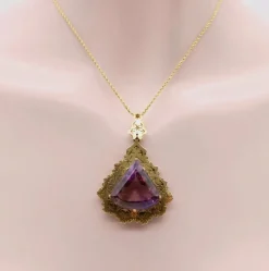 Collier avec pendentif en améthyste moderniste du milieu du siècle en or 14 carats