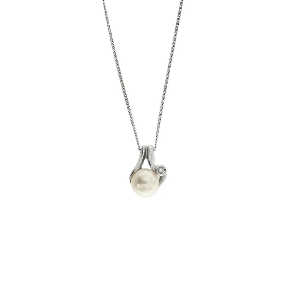 Collier avec perle et diamant
