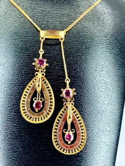 Collier bayadère grenats Epoque fin 19ème