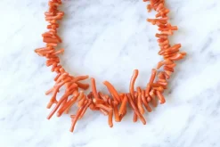 Collier branche corail fermoir or rose
