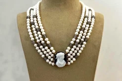 Collier camée agate et perles d'eau douce en or