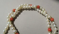 Collier choker or rose perles de culture Akoya corail