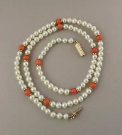 Collier choker or rose perles de culture Akoya corail