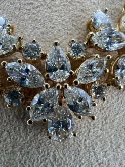 Collier cocktail en or jaune et diamants haut de gamme