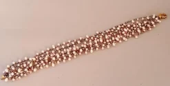 Collier composé de perles de cultures poires roses et grises