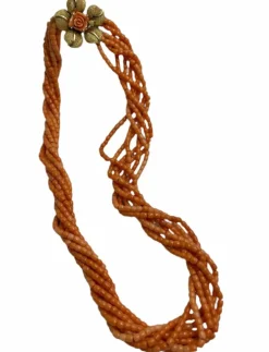 Collier corail, fermoir en or jaune
