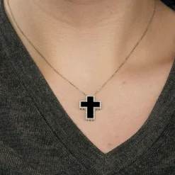 Collier Croix or blanc