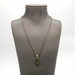 Collier croix tsavoritas