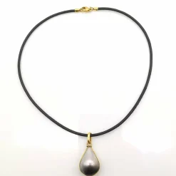 Collier cuir en or jaune et perle