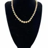 Collier de 50 perles de culture Akoya fermoir or blanc