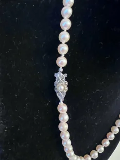 Collier de 51 perles de culture, fermoir argent