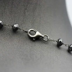 Collier de diamants noirs