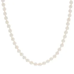 Collier de perles blanches en choker