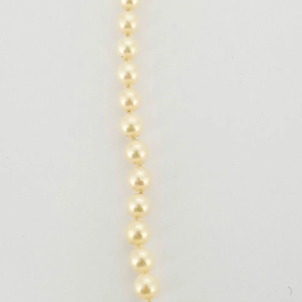 Collier de Perles Blanches en chute et fermoir or jaune