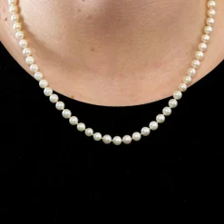Collier de Perles de culture blanches avec fermoir or jaune
