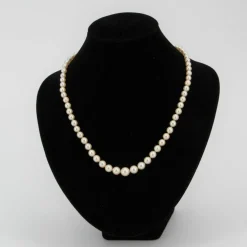 Collier de perles de culture en chute