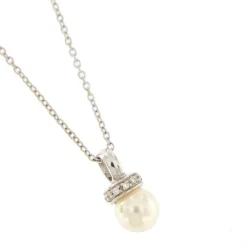 Collier de perles et de diamants