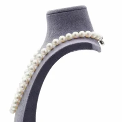 Collier de perles japonaises avec fermoir en or blanc