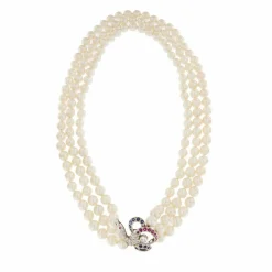 Collier de perles trois rangs