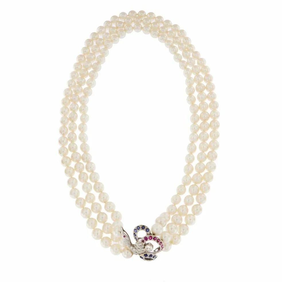Collier de perles trois rangs