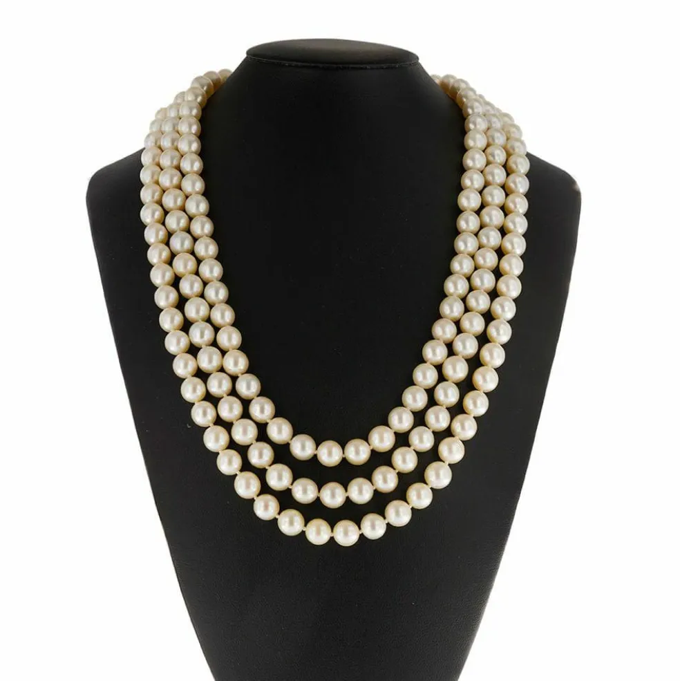 Collier de perles trois rangs