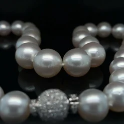 Collier Diamants Perles blanches d'Australie