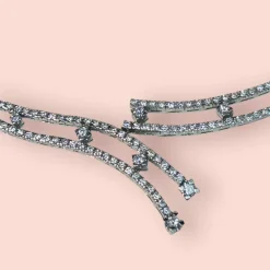 Collier double ligne en or blanc et diamants