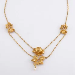 Collier draperie aux roses, XIXéme