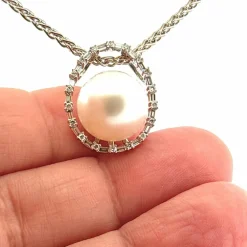 Collier en or 18 carats diamants et perle de culture