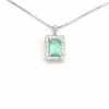 Collier en or blanc avec émeraude et diamants