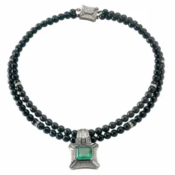 Collier en or blanc, centre émeraude colombienne 8,95 ct, diamants naturels