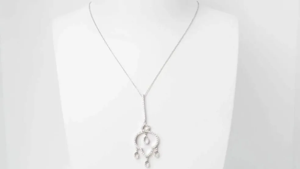 Collier en or blanc et diamants