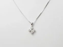 Collier en or blanc et diamants