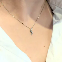 Collier en or blanc et diamant
